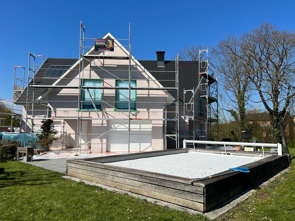 Redonnez vie &agrave; votre toiture gr&acirc;ce au nettoyage par GAGG PEINTURE &amp; D&Eacute;CORATION Riedisheim