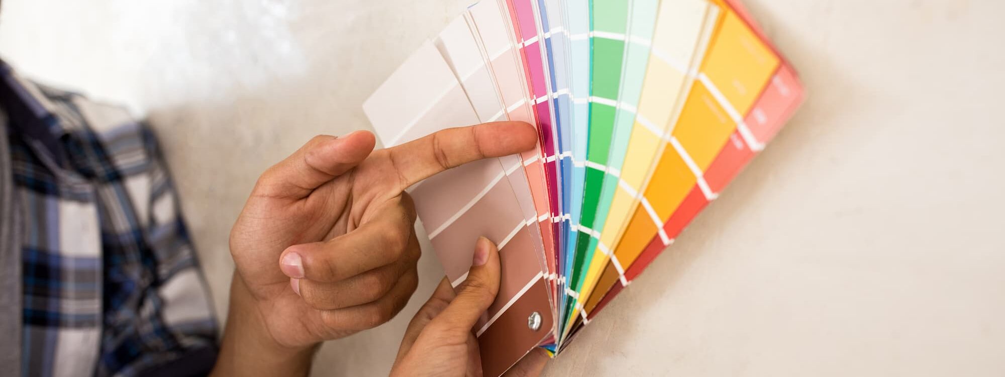 CHOIX PEINTURE 2000X750 | ArtiGroup Peinture intérieure : comment choisir entre peinture mate, satinée ou brillante ? Mulhouse