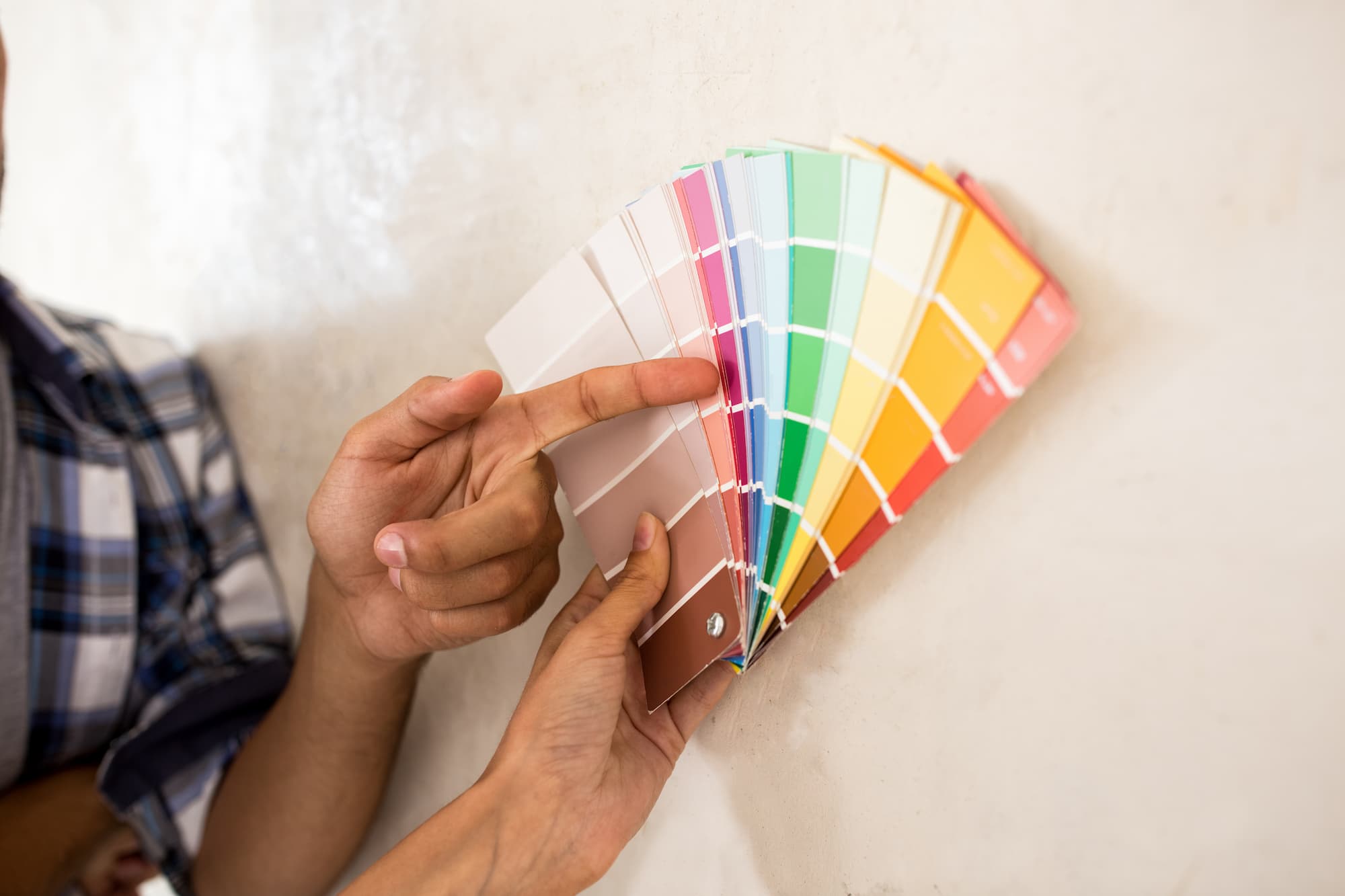 Peinture int&eacute;rieure : comment choisir entre peinture mate, satin&eacute;e ou brillante ? Mulhouse