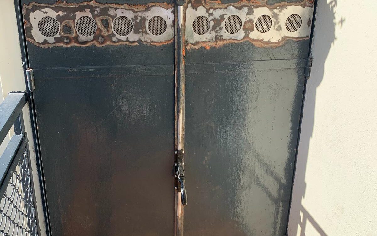 ARTIGROUP RENOVATION MEUBLE FERRONNERIE METAL AGENCEMENT EXTERIEUR ALSACE MULHOUSE HAUT RHIN GAGGPEINTURE REPARATION ARTISAN FERRONIER SAUSHEIM 1200X750 | ArtiGroup Rénovation à Mulhouse : découvrez un avant/après qui fait toute la différence ! Colmar